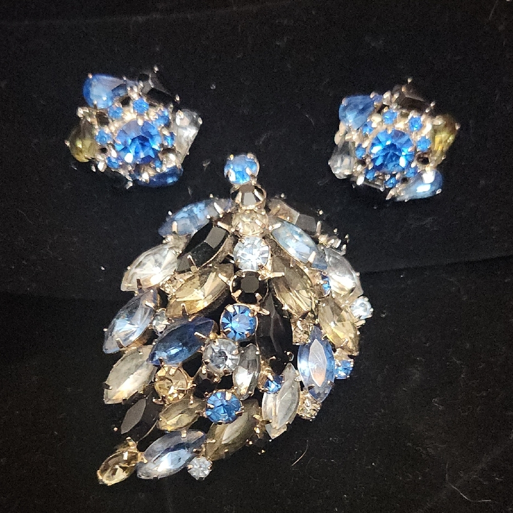 Vintage‎ Regency Blue And Black Brooch And Earrings